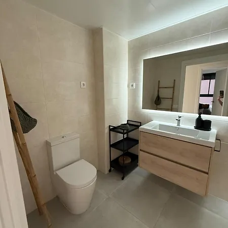公寓 New And Bright Apartment, 2min From The