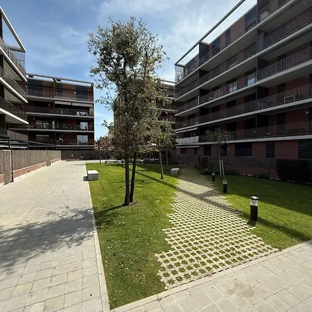 公寓 New And Bright Apartment, 2min From The